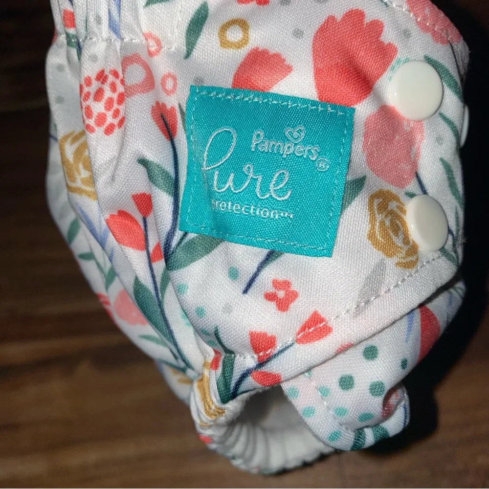 Pampers hybrid Reusable Diaper Cover One size fits most 0-30 months, 8-35lb